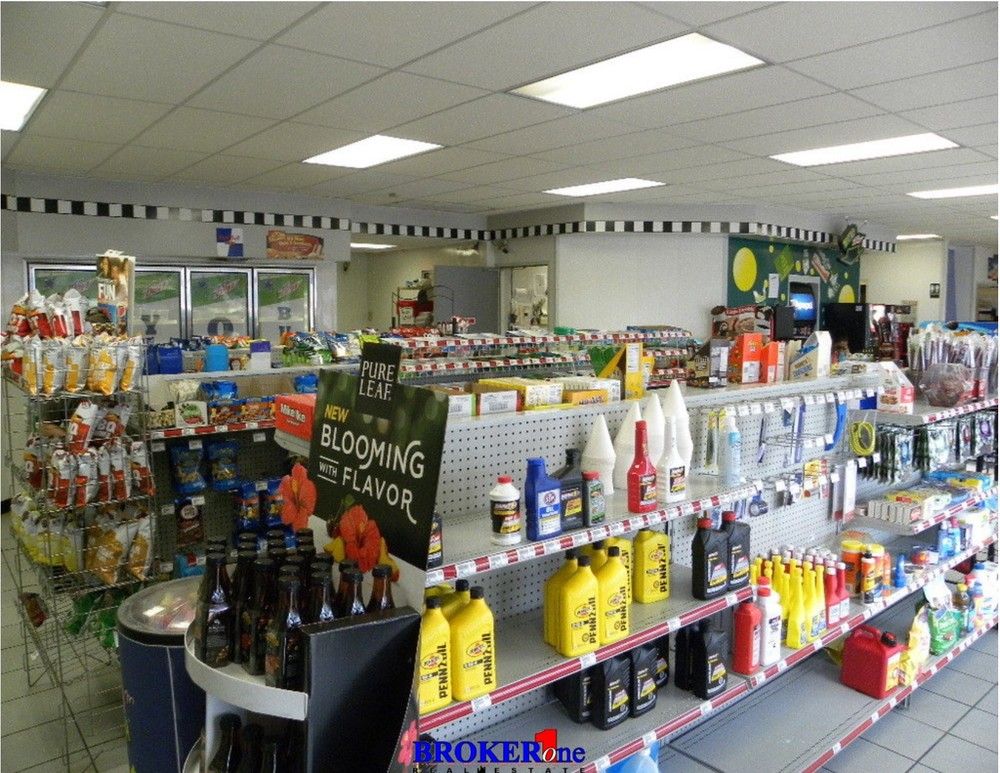 5076 W Yellowstone Hwy, Casper, WY 82604